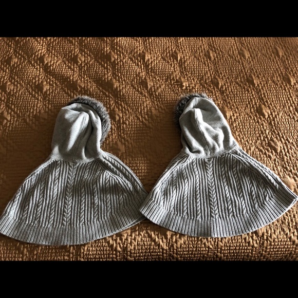 Gray faux fur hooded trim baby Gap ponchos - Picture 2 of 2